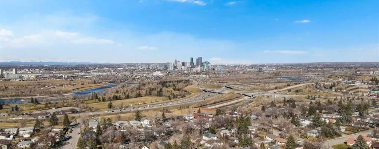 DOWNTOWN CALGARY FROM SOUTHVIEW