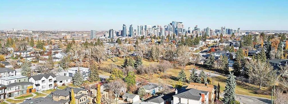 DOWNTOWN CALGARY FROM RICHMONDD