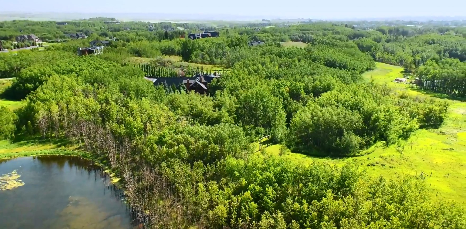 THE BEAUTY OF ACREAGE LIVING